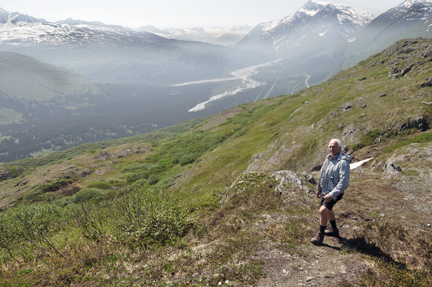 Lee Duquette on the trail at Thompson Pass