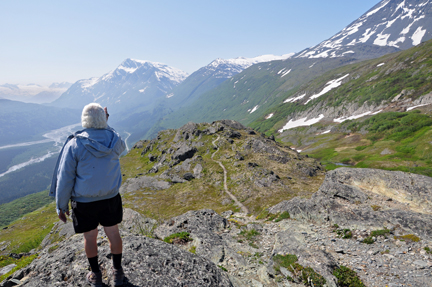 Lee Duquette on the trail at Thompson Pass