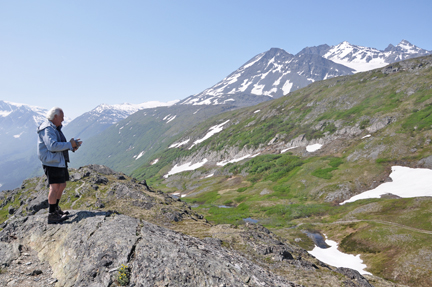 Lee Duquette on the trail at Thompson Pass