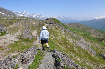 Lee Duquette on the trail at Thompson Pass