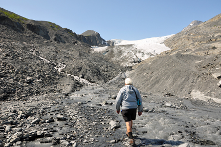 Lee starts across the water
