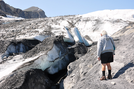 Lee climbs up towards Worthington Glacier