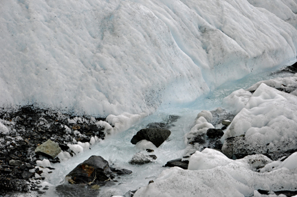 clear water flowing