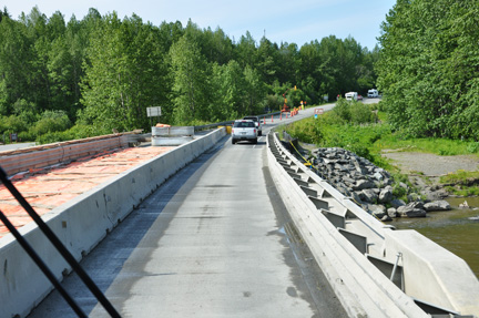 narrow construction road