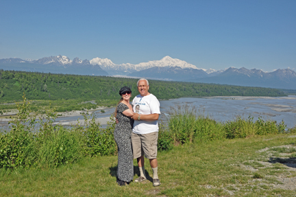 the two RV Gypsies in front of Mt. McKinley