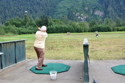 Lee Duquette at the driving range