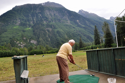 Lee Duquette at the driving range