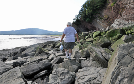 Lee Duquette on the rocks at Hopewell Rocks