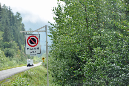 sign - Avalanche Area - Year round