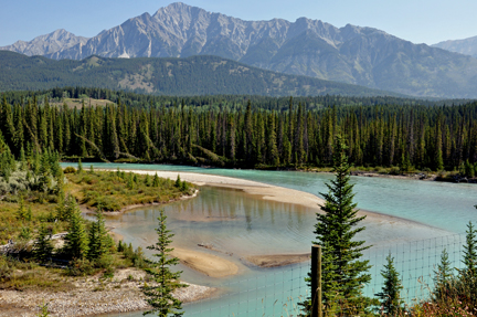 beautiful scenery on the Icefield Parkway