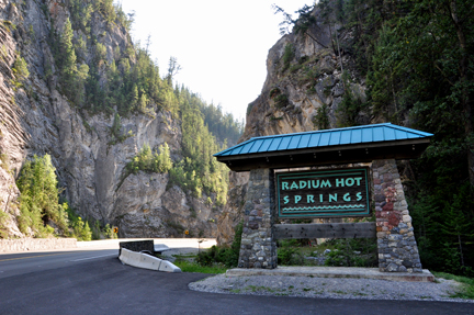 Radium Hot Springs sign