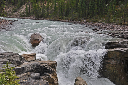 close-up of the rock in the middle of the falls