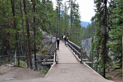 viewing bridge at Sunwapta Falls 