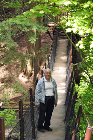 Lee on one of the lower bridges