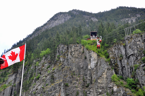 Candian flag and the tram