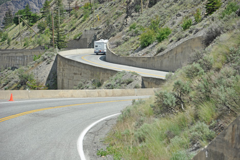 curvy road 