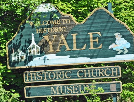 sign - welcome to Yale