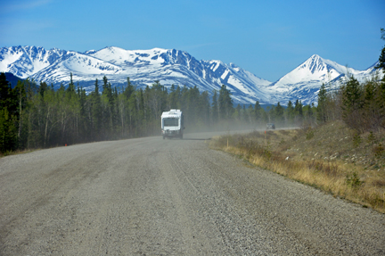 gravel roads - no divider lines 