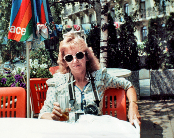 Karen Duquette at an outdoor restaurant in Paris