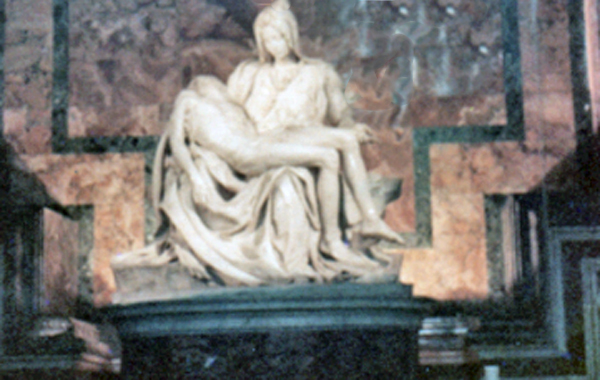 statue