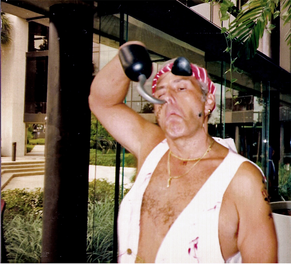 Lee duquette picking his nose again