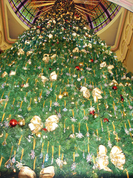 Christmas tree in the Sydney Mall