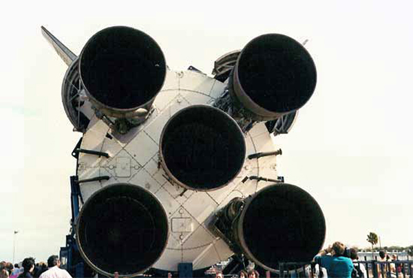 5 engines on the rocket