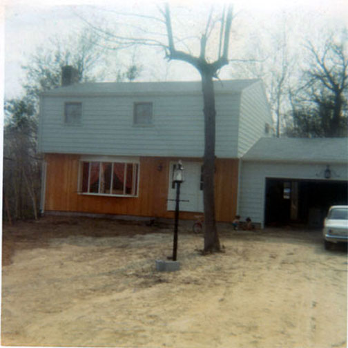 The Terryville house and dirt driveway