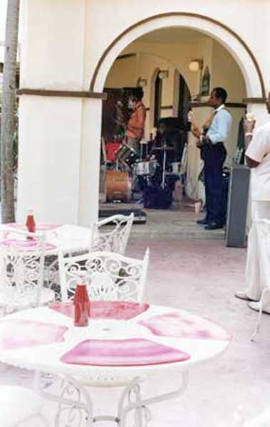 entertainement in Freeport Bahamas