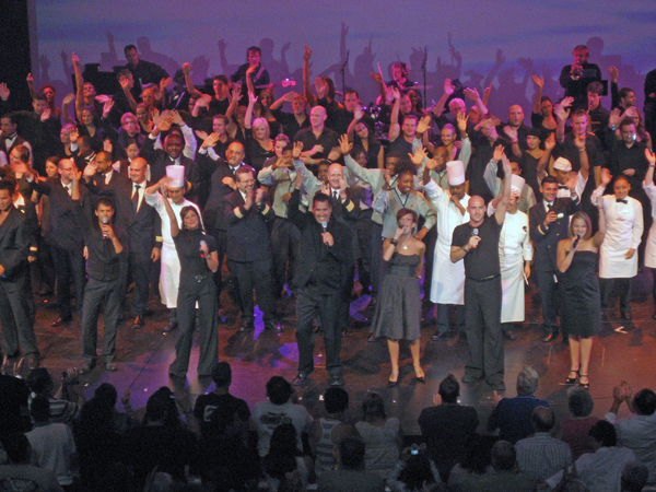 closing show cast