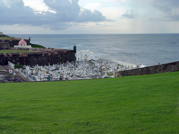 Santa Maria Magdalena de Pazzis Cemetery