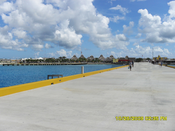 the long walkway into Cozumel