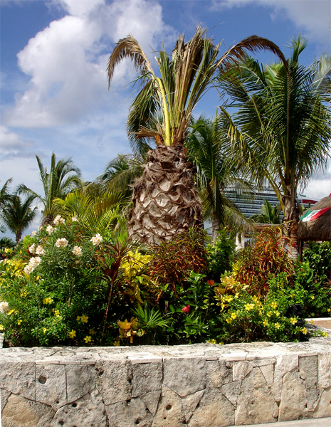 pineapple monument