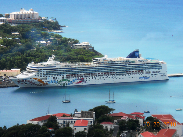 Norwegian Pearl cruise ship