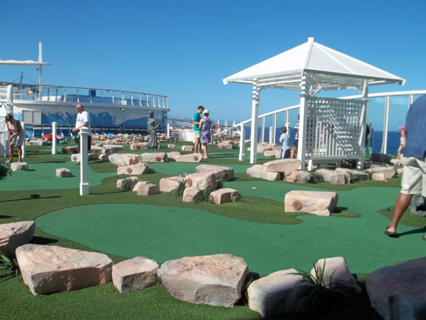 Mini-golf