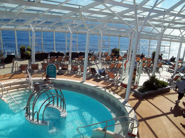 Hot tub on Oasis of the Seas