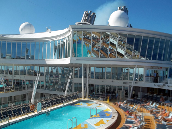 Pool on Oasis of the Seas