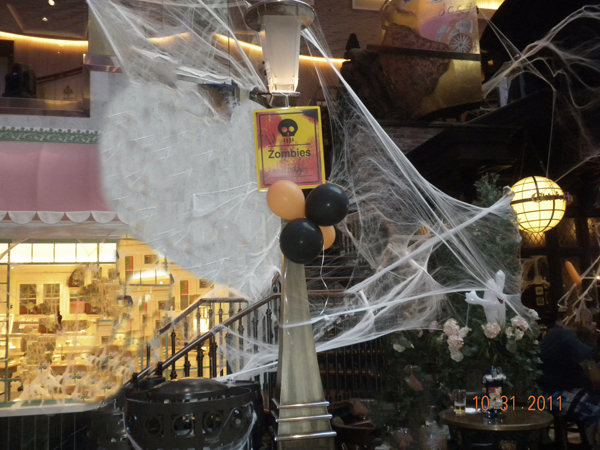 Halloween decor on Oasis of the Seas