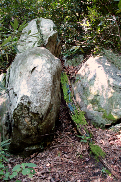 big rocks at Whitewater Falls