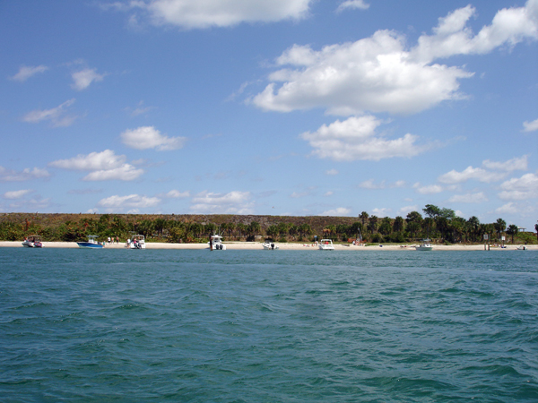 approaching Peanut Island