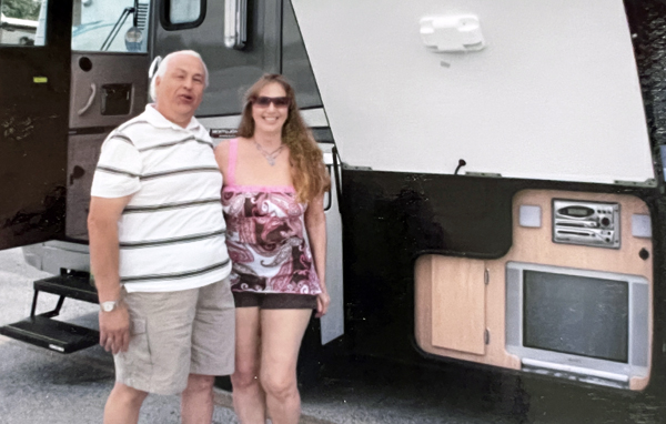 Lee and Karen Duquette 