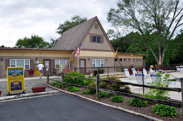 Cartersville KOA entrance office