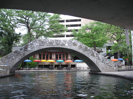 Riverwalk boat ride scenery