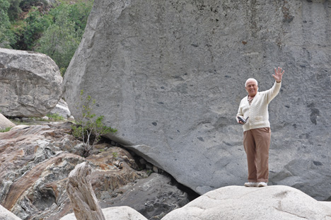 Lee on the boulders