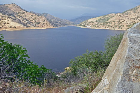 Kaweah lake scenery