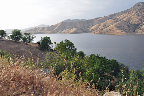 Kaweah lake scenery