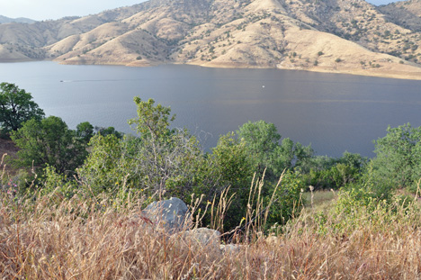 Kaweah lake scenery