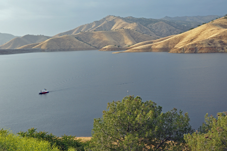 Kaweah lake scenery