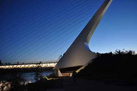 Lee beside the Sundial Bridge in the evening