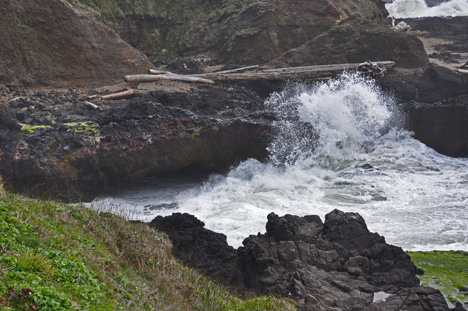 The inlet from the ocean to the Spouting Horn